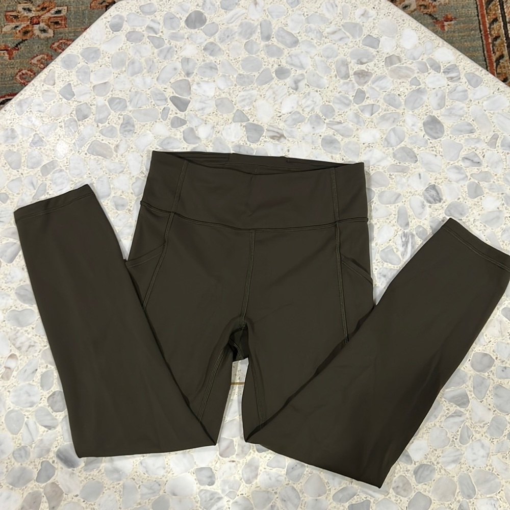 Lululemon Invigorate Tights 23”